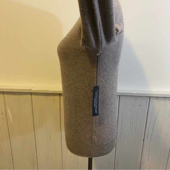 NWT Tahari Small Gray Cashmere Sweater - Picture 5 of 10